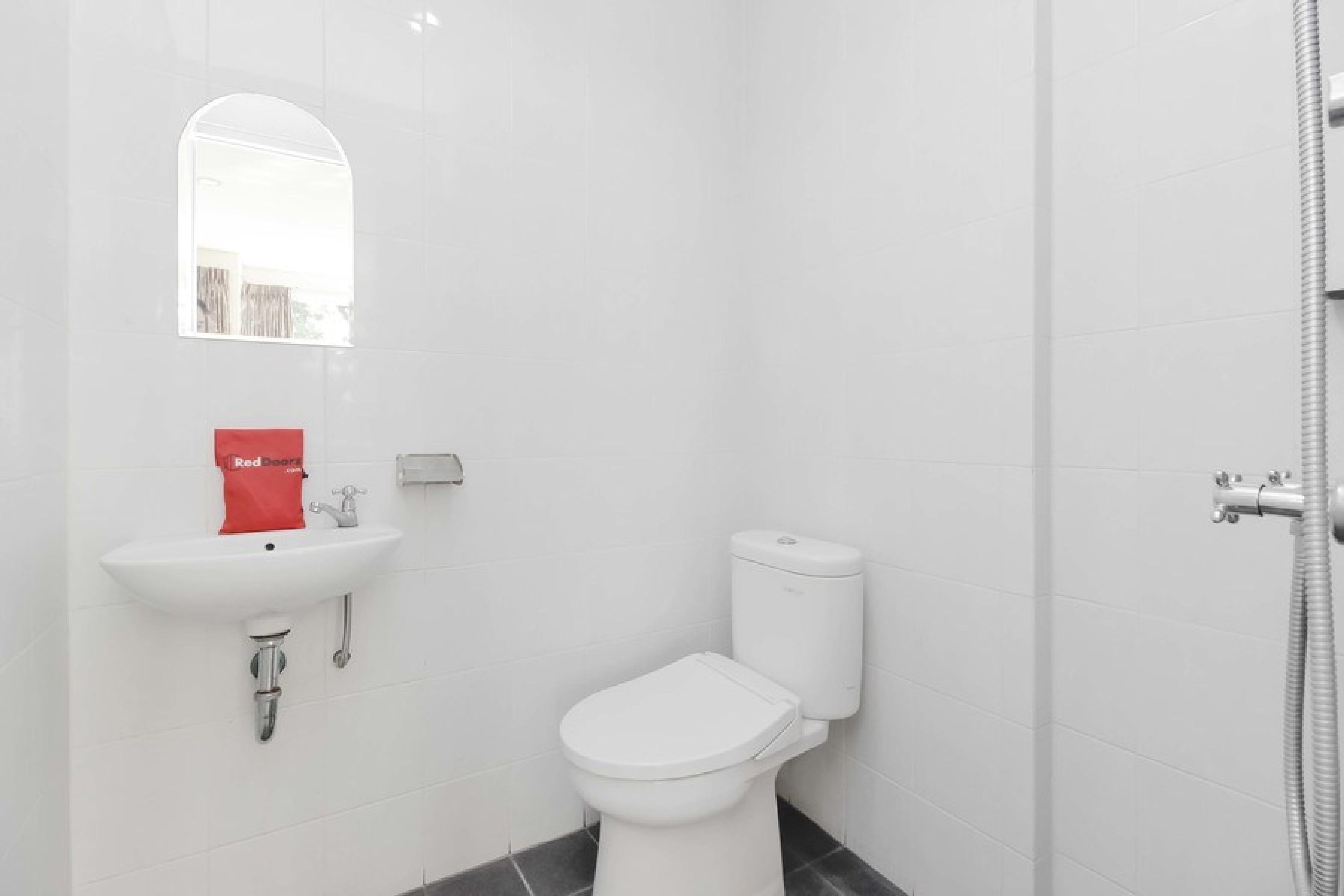 Reddoorz Near Pancoran Hotell Jakarta Eksteriør bilde
