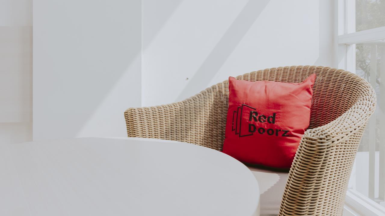 Reddoorz Near Pancoran Hotell Jakarta Eksteriør bilde