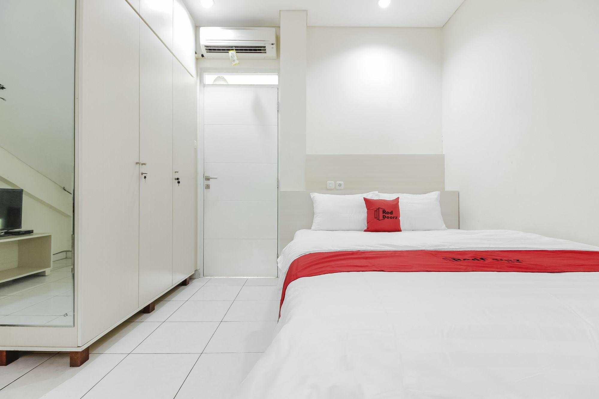Reddoorz Near Pancoran Hotell Jakarta Eksteriør bilde